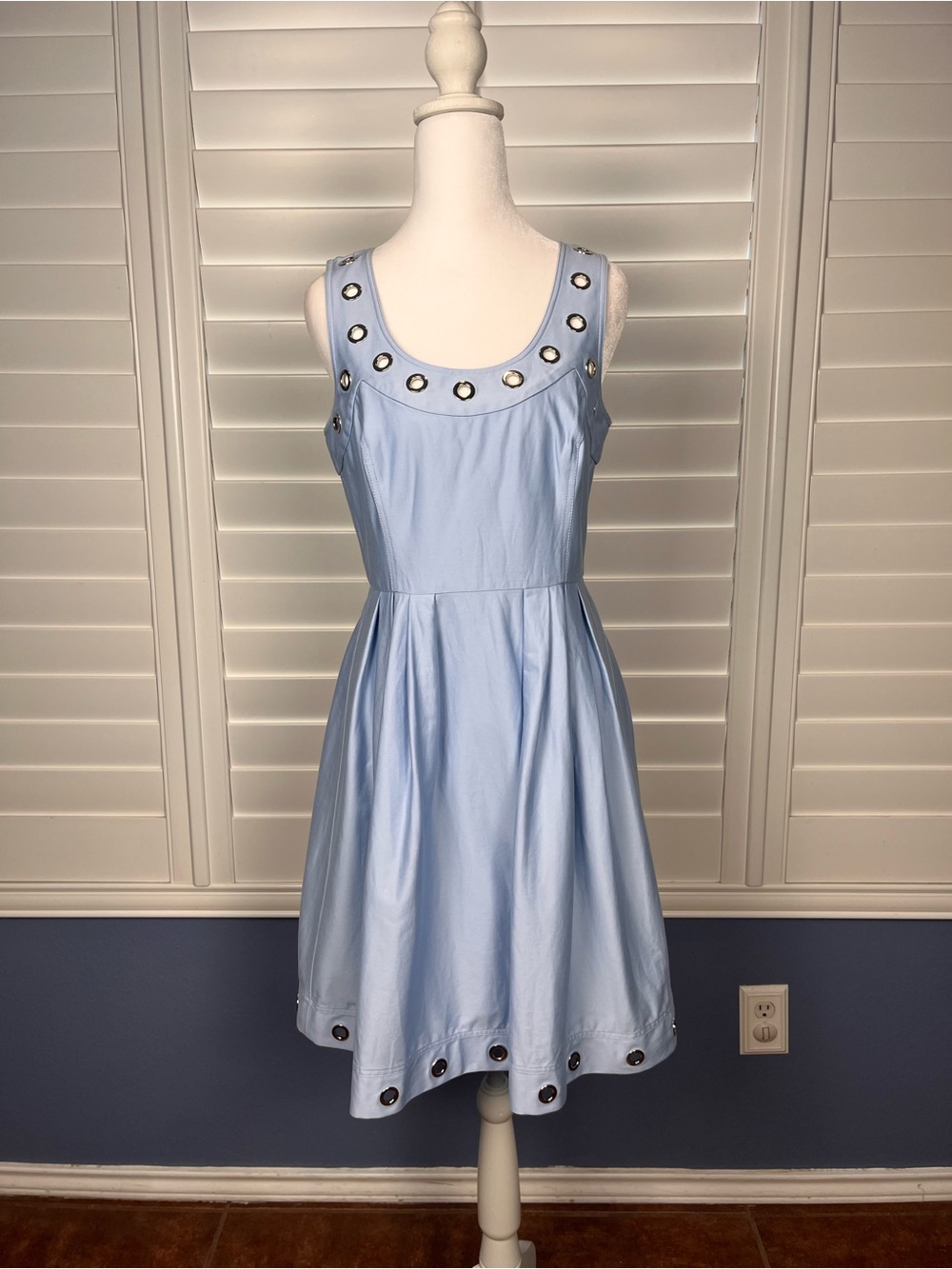 Calvin Klein Pastel Blue Grommet-Trim Sleeveless Mini Dress size 4 Cinched Waist